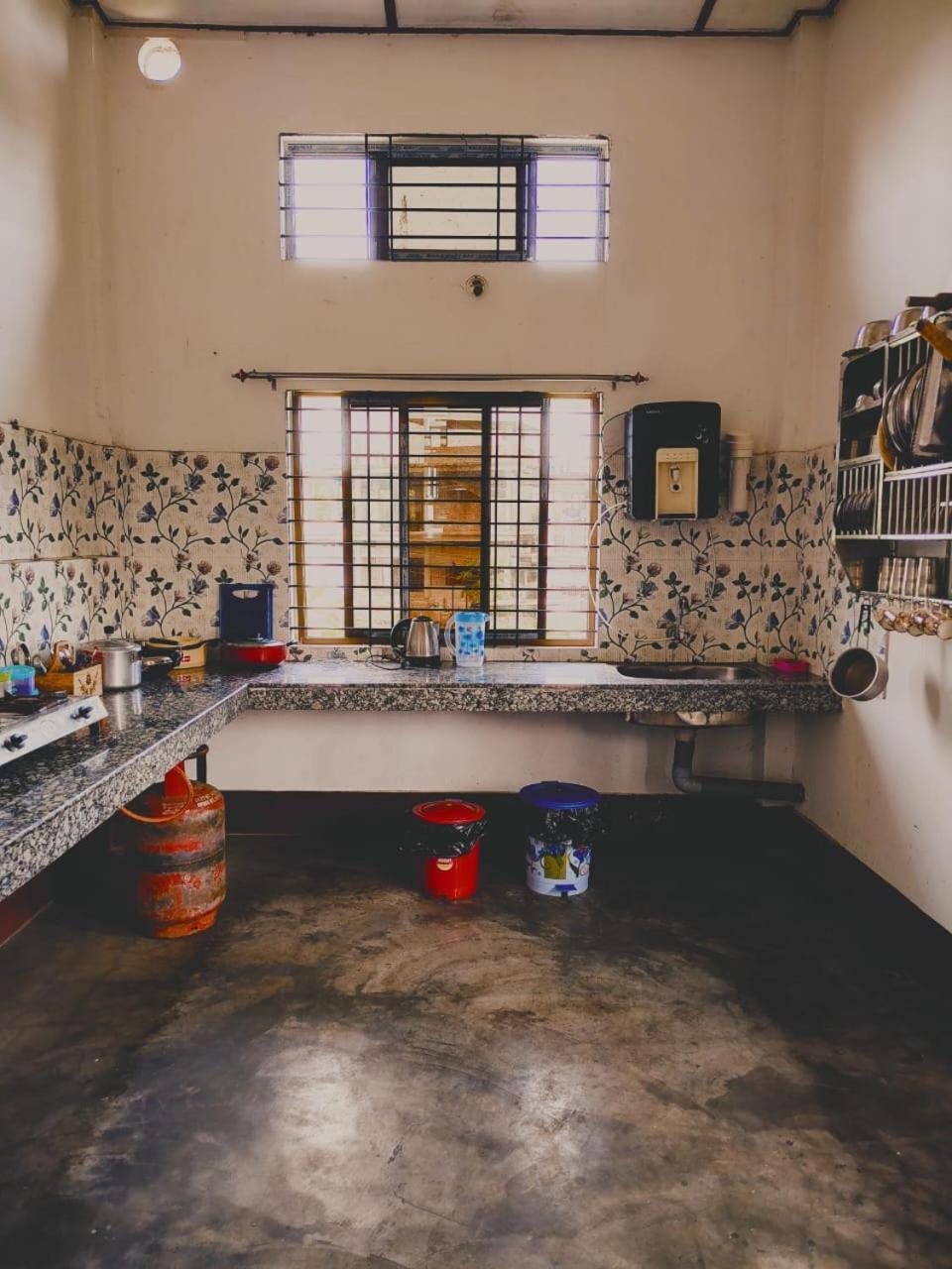 Gayatri Homestay Dibrugarh Zewnętrze zdjęcie